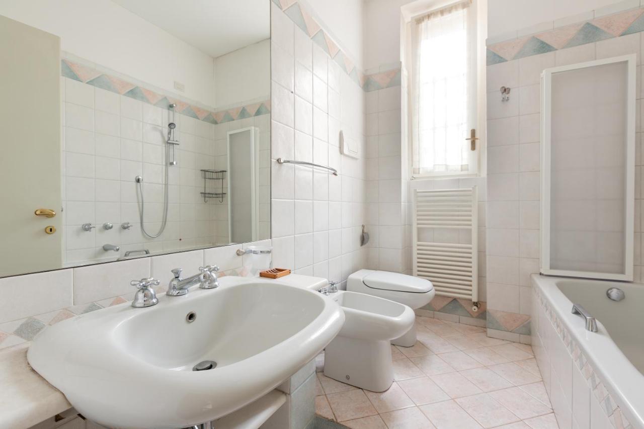 Cozy With Balcony - Porta Romana District Apartamento